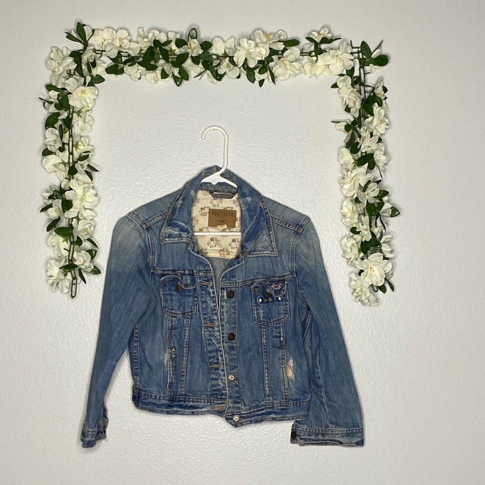 Hollister Cropped Denim jacket size L